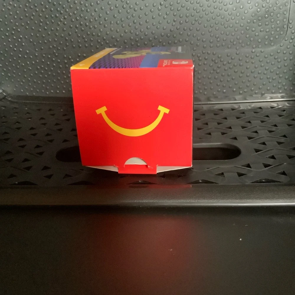5/$25 Nintendo Switch McDonald’s Gold Mario Kart Deluxe Figure plastic